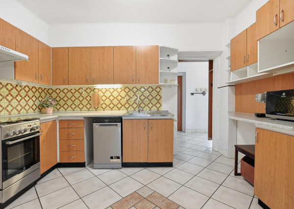 Na predaj 4 izbový rodinný dom v centre obce Tomášov