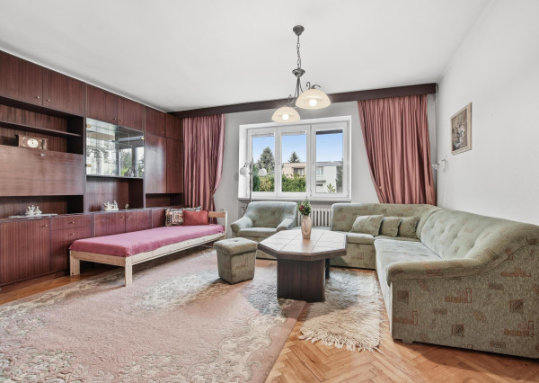 Na predaj 4 izbový rodinný dom v centre obce Tomášov