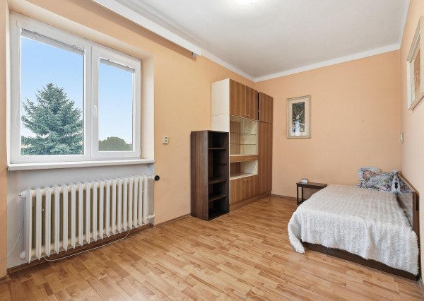 Na predaj 4 izbový rodinný dom v centre obce Tomášov