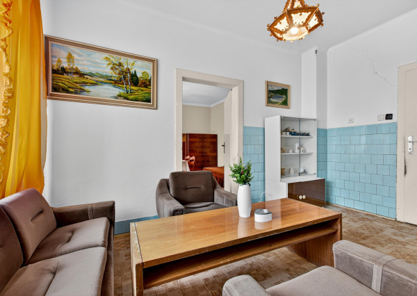 Na predaj - Rodinný dom v centre obce Tomášov s veľkým pozemkom