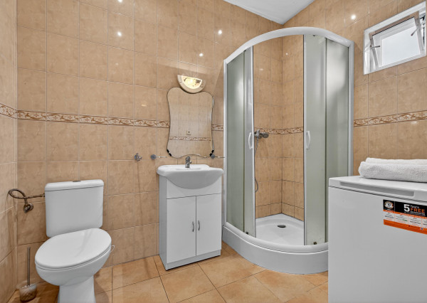 Na predaj - Rodinný dom v centre obce Tomášov s veľkým pozemkom