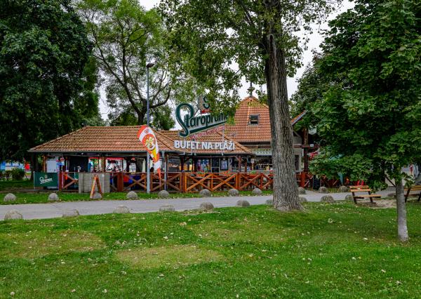 Na PREDAJ: úspešný Bufet na Pláži priamo pri jazere, Senecké jazerá Juh - podnikajte tam, kde iní chodia dovolenkovať