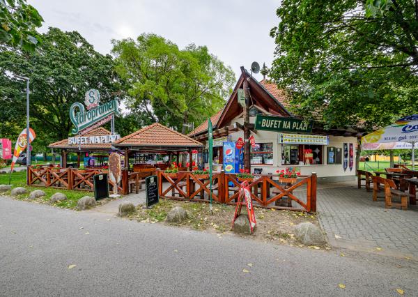 Na PREDAJ: úspešný Bufet na Pláži priamo pri jazere, Senecké jazerá Juh - podnikajte tam, kde iní chodia dovolenkovať