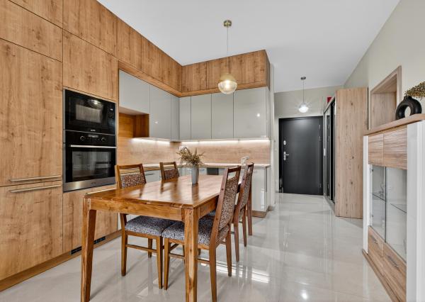 Na predaj 3-izbový byt so záhradkou a vlastným parkovacím miestom