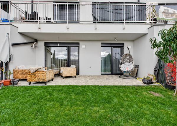 Na predaj 3-izbový byt so záhradkou a vlastným parkovacím miestom