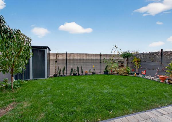 Na predaj 3-izbový byt so záhradkou a vlastným parkovacím miestom