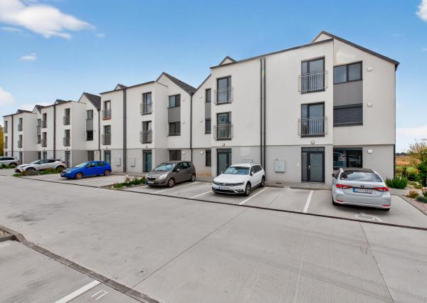 Na predaj 3-izbový byt so záhradkou a vlastným parkovacím miestom