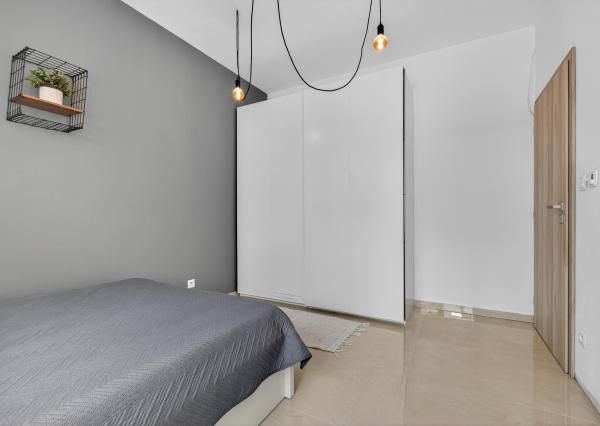 Na predaj 3-izbový byt so záhradkou a vlastným parkovacím miestom