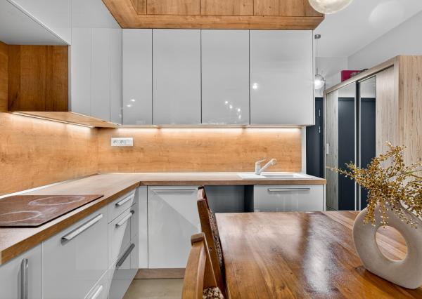 Na predaj 3-izbový byt so záhradkou a vlastným parkovacím miestom