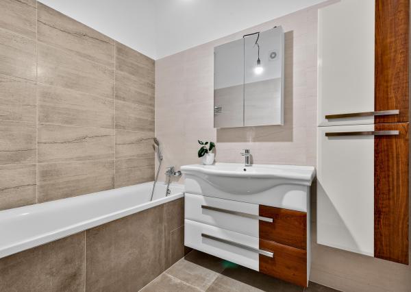 Na predaj 3-izbový byt so záhradkou a vlastným parkovacím miestom