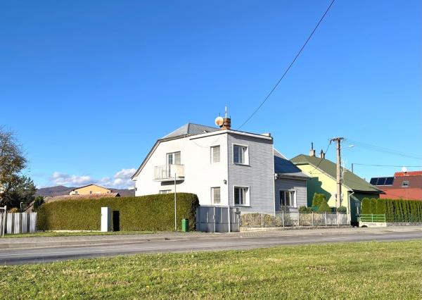 Wealth Group | Exkluzívne ponúka - pekný 4-izbový rodinný dom v Nemšovej, okr. Trenčín