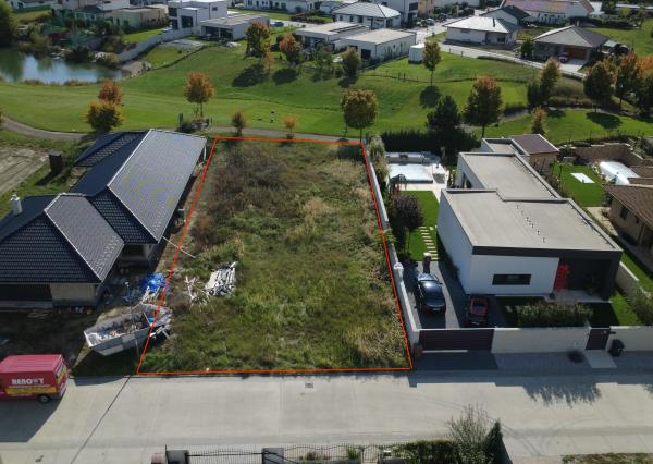 Hrubá Borša, okr. Senec – NA PREDAJ stavebný pozemok vo vyhľadávanom golfovom areáli Green Resort.