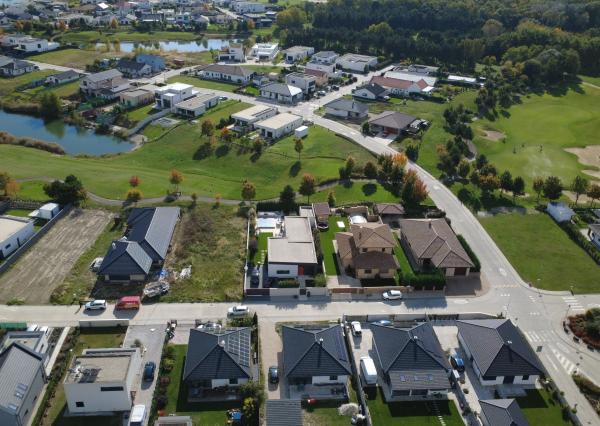 Hrubá Borša, okr. Senec – NA PREDAJ stavebný pozemok vo vyhľadávanom golfovom areáli Green Resort.