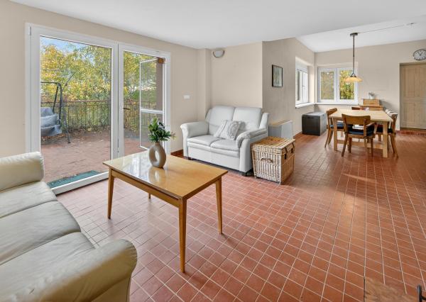 Na predaj priestranná 5-izbová chata s rozľahlým ovocným sadom v krásnej prírode v obci Stará Turá