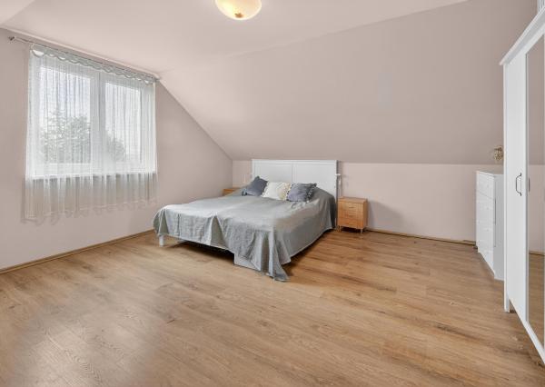 Na predaj priestranná 5-izbová chata s rozľahlým ovocným sadom v krásnej prírode v obci Stará Turá