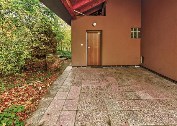 Na predaj priestranná 5-izbová chata s rozľahlým ovocným sadom v krásnej prírode v obci Stará Turá