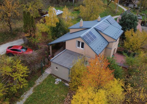 Na predaj priestranná 5-izbová chata s rozľahlým ovocným sadom v krásnej prírode v obci Stará Turá