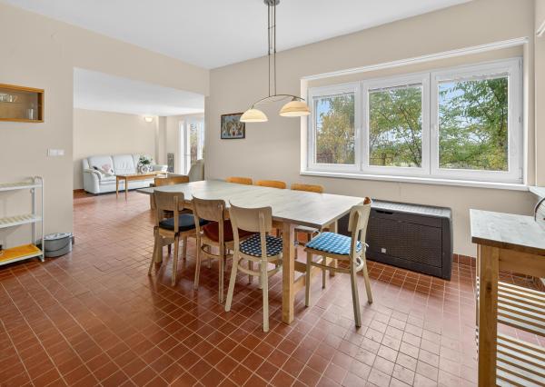 Na predaj priestranná 5-izbová chata s rozľahlým ovocným sadom v krásnej prírode v obci Stará Turá