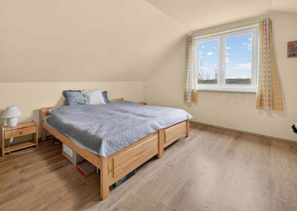 Na predaj priestranná 5-izbová chata s rozľahlým ovocným sadom v krásnej prírode v obci Stará Turá