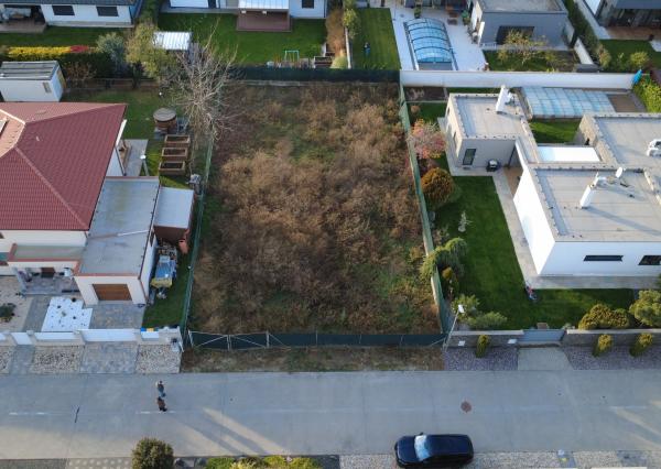 Na predaj pozemok na výstavbu rodinného domu – Ivanka pri Dunaji, časť Farná (okres Senec)