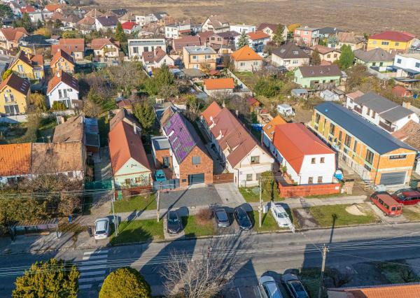 Na predaj - priestranný 3-izbový rodinný dom vo Vajnoroch