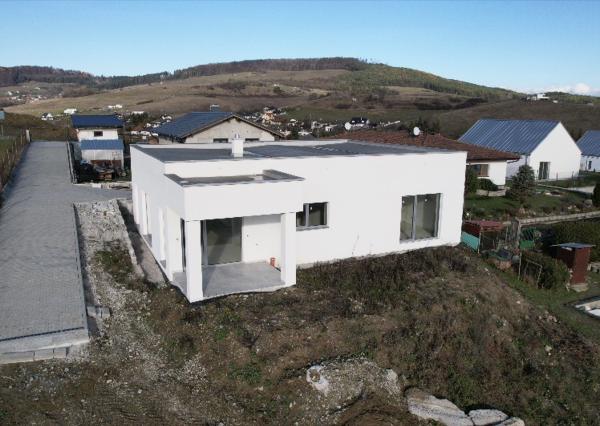 Na predaj rodinný dom s garážou - novostavba Bitarová