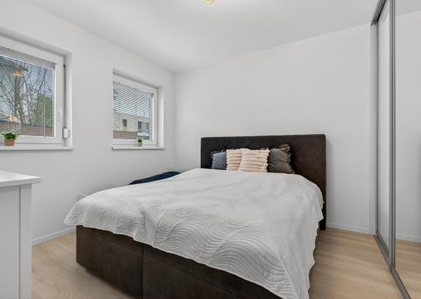 Na predaj 2-izbový byt so záhradkou a vlastným parkovacím miestom