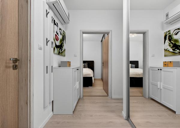 Na predaj 2-izbový byt so záhradkou a vlastným parkovacím miestom