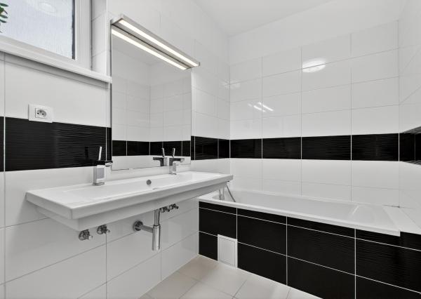 Na predaj 2-izbový byt so záhradkou a vlastným parkovacím miestom