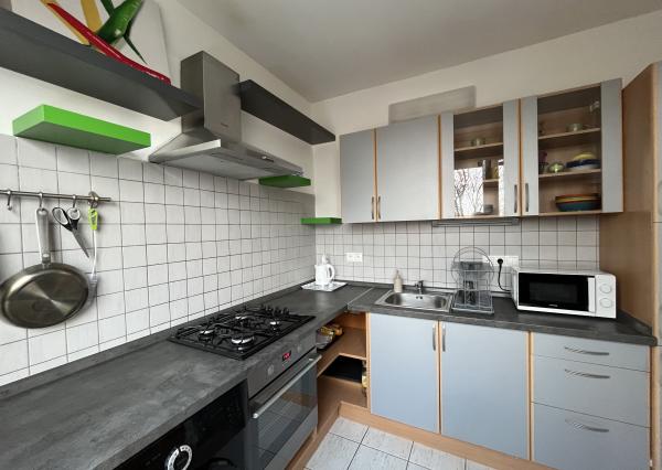 NA PRENÁJOM 1-IZBOVÝ BYT, BRATISLAVA – DÚBRAVKA (36 M²), Hanulova ulica
