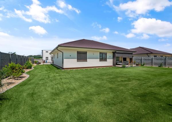 NA PREDAJ unikátny, samostatný 4-iz Rodinný dom priamo v DS