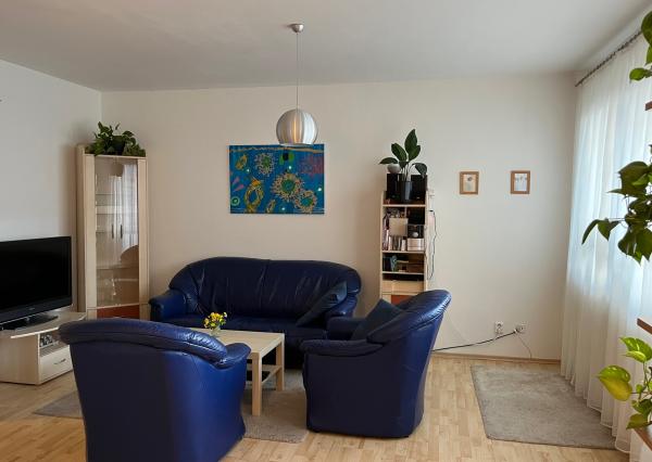 Na PRENÁJOM priestranný 2 izbový byt s veľkou loggiou a parkovaním, 74 m², Tomášikova Bratislava Ružinov