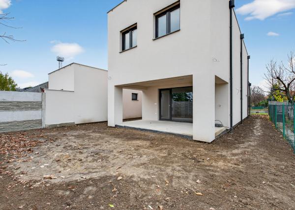 Na predaj 4-izbová novostavba s garážou v obci Veľký Grob