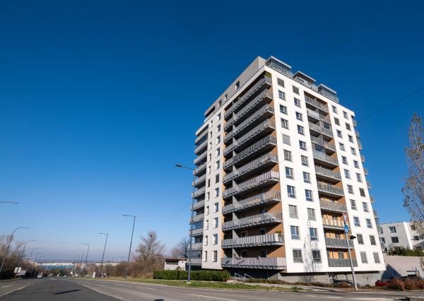 Na PREDAJ moderný 3-izbový byt s balkónom (87,56 m2) a dvoma garážovými státiami v novostavbe TAMMI, Bratislava Dúbravka