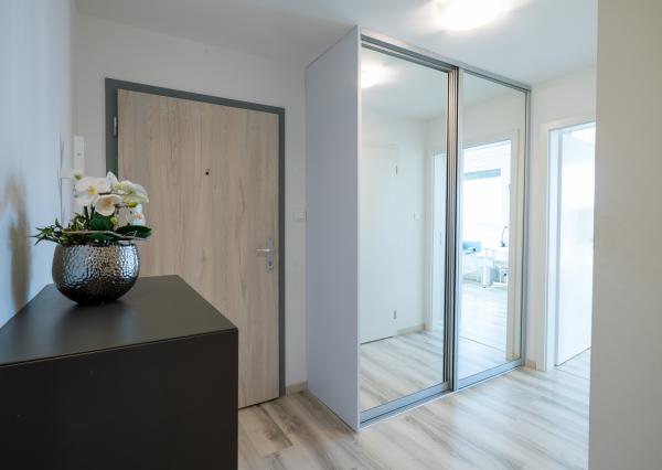 Na PREDAJ moderný 3-izbový byt s balkónom (87,56 m2) a dvoma garážovými státiami v novostavbe TAMMI, Bratislava Dúbravka