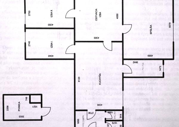 NA PREDAJ komfortné bývanie v centre BA: veľký 4 izbový byt s vysokými stropmi a krbom, orientovaný do tichého vnútrobloku s vlastným parkovaním