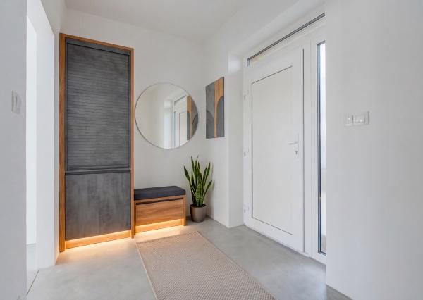 3-izbový byt v štádiu holobytu na predaj – Veľký Grob, 81 m², terasa, pozemok, parkovanie