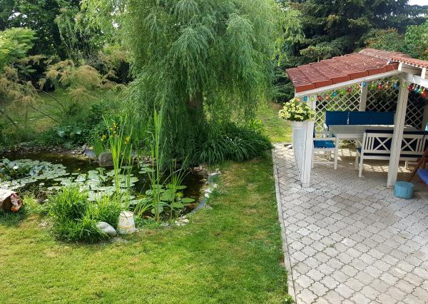 Tomášov, okr. Senec - NA PREDAJ samostatne stojací, tehlový, dvojpodlažný rodinný dom s priestranným pozemkom, ideálnym na ďalšiu výstavbu.