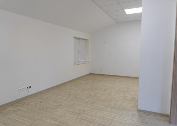 Predaj modernej polyfunkčnej haly s administratívnou budovou, v atraktívnej priemyselnej zóne Bratislava IV – Lamač