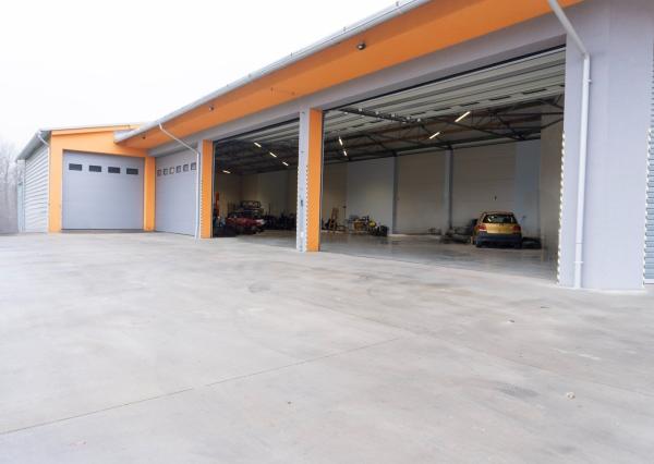 Predaj modernej polyfunkčnej haly s administratívnou budovou, v atraktívnej priemyselnej zóne Bratislava IV – Lamač