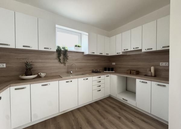 Na predaj moderný 4-izbový bungalov v obci Príbovce - hneď k nasťahovaniu