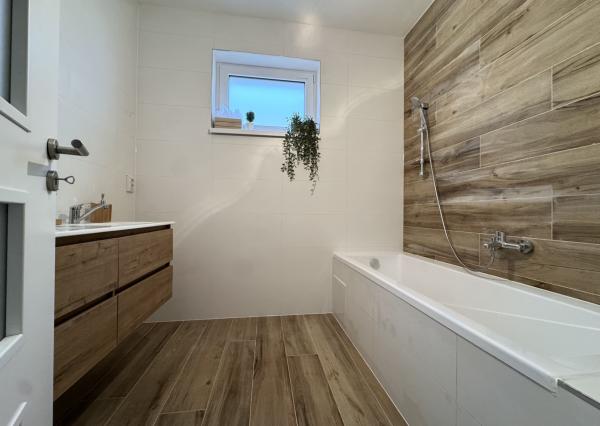 Na predaj moderný 4-izbový bungalov v obci Príbovce - hneď k nasťahovaniu