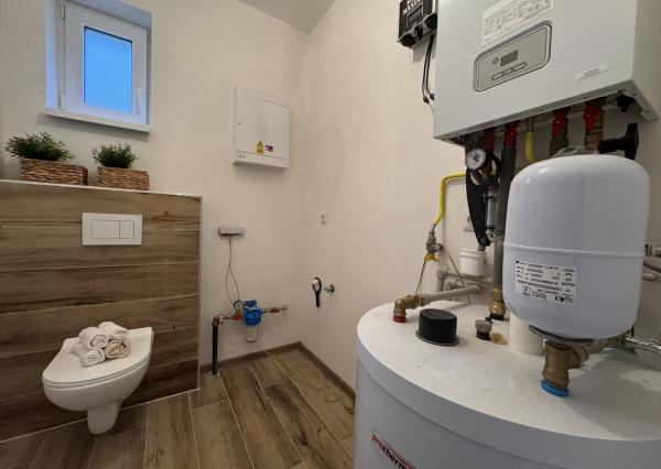 Na predaj moderný 4-izbový bungalov v obci Príbovce - hneď k nasťahovaniu