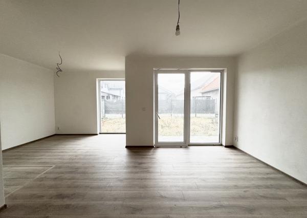 Na predaj moderný 4-izbový bungalov v obci Príbovce - hneď k nasťahovaniu