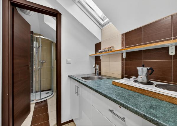 Flexibilný firemný priestor 226 m² – kancelárie, showroom, sklad, parkovanie