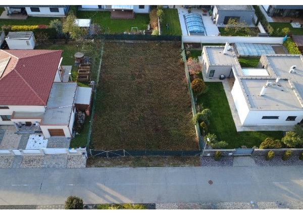 Na predaj pozemok na výstavbu rodinného domu – Ivanka pri Dunaji, časť Farná (okres Senec)