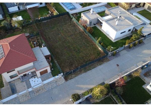 Na predaj pozemok na výstavbu rodinného domu – Ivanka pri Dunaji, časť Farná (okres Senec)