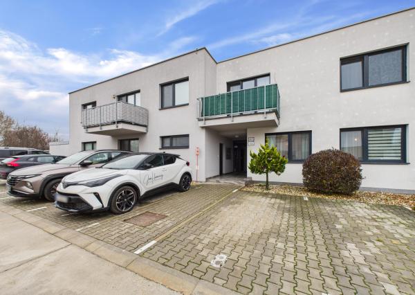 3 izbový byt Bratislava -Rača, 2 parkovacie miesta, záhrada 75 m2