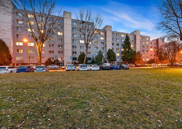 2-izbový byt 54 m² s výťahom, lokalita Petržalka