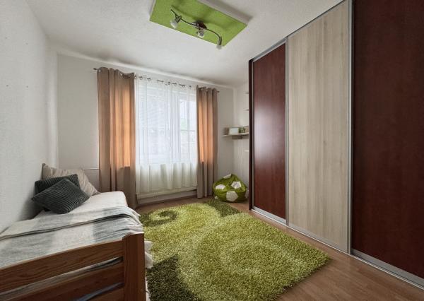 Na prenájom 4-izbový zariadený byt s balkónom v KNM